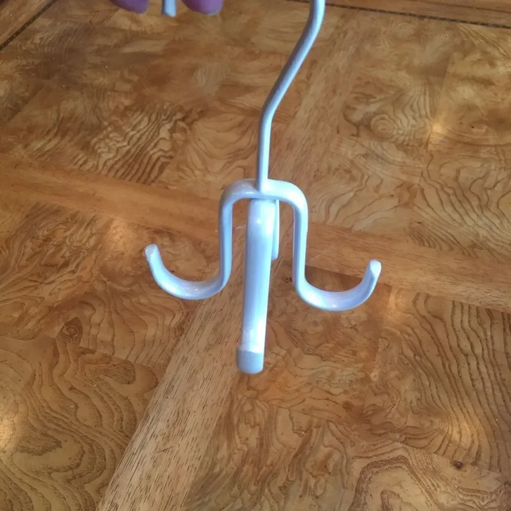 CLOSET HOOK in Frosted Pearl